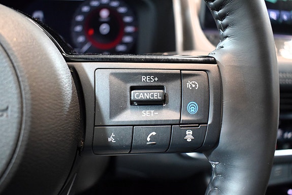 Nissan X-Trail 24 of 30