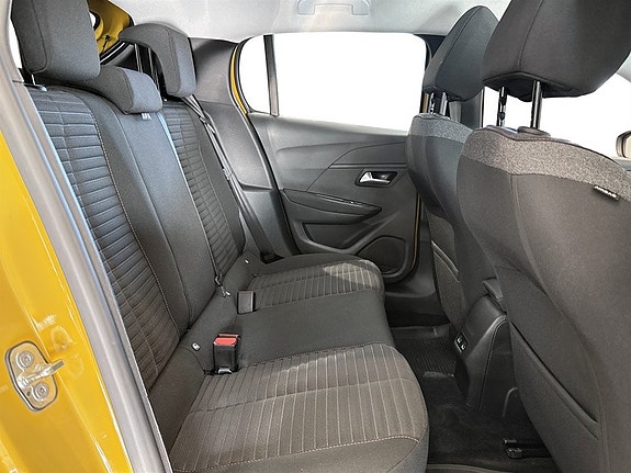 Peugeot e-208 14 of 17