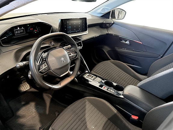 Peugeot e-208 5 of 17