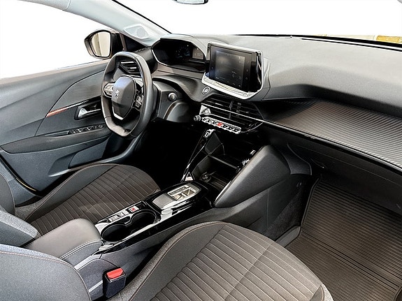 Peugeot e-208 13 of 17