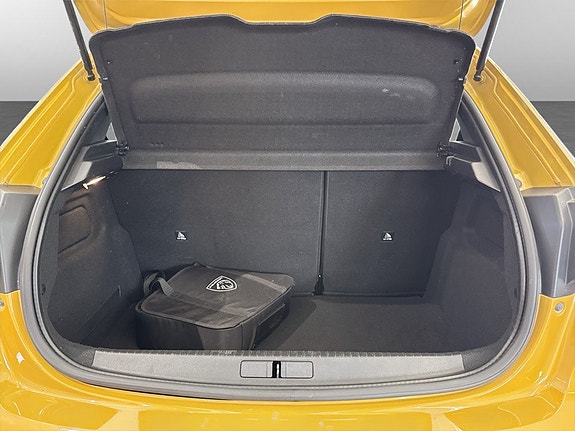 Peugeot e-208 17 of 17