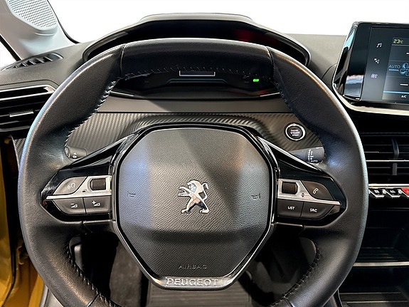 Peugeot e-208 7 of 17