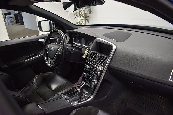 Volvo XC60 7 of 29