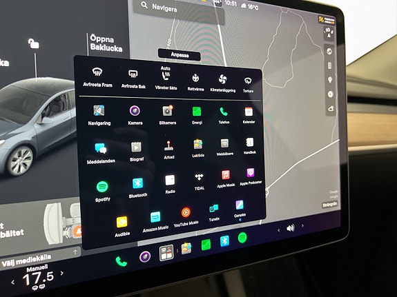 Tesla Model Y 25 of 30
