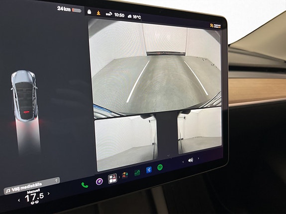 Tesla Model Y 20 of 30