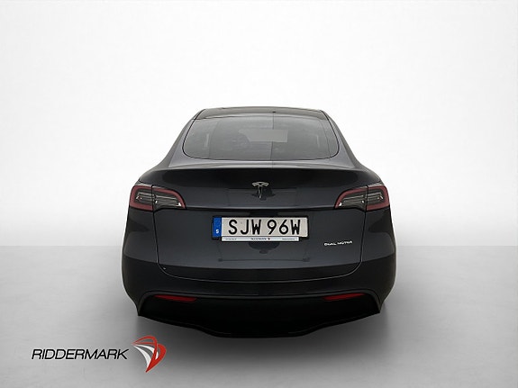 Tesla Model Y 9 of 30