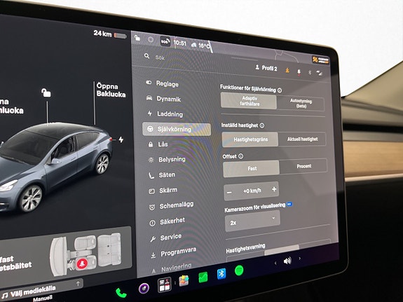Tesla Model Y 24 of 30