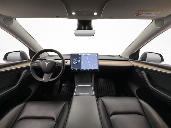 Tesla Model Y 15 of 30
