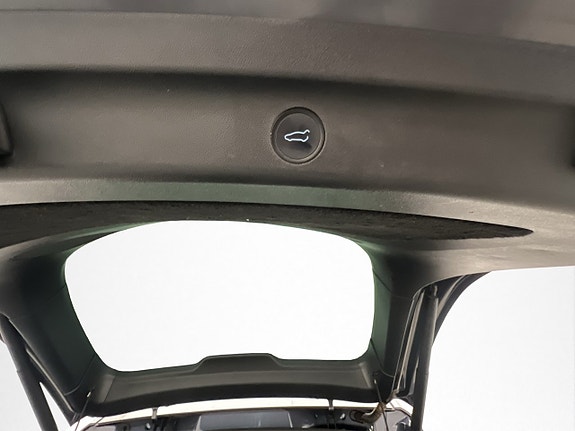 Tesla Model Y 11 of 30