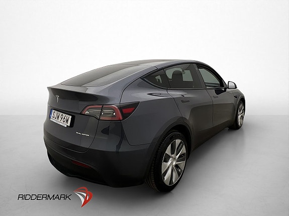 Tesla Model Y 8 of 30