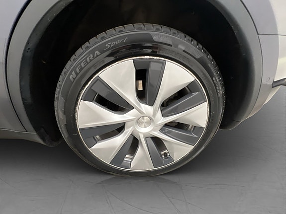 Tesla Model Y 30 of 30