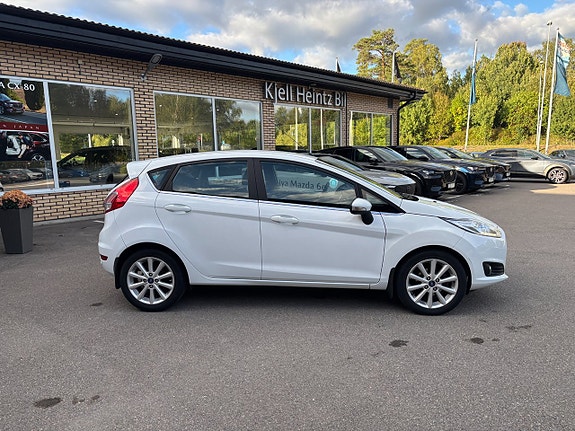 Ford Fiesta 2 of 22