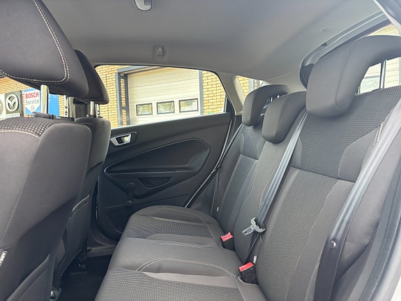Ford Fiesta 12 of 22