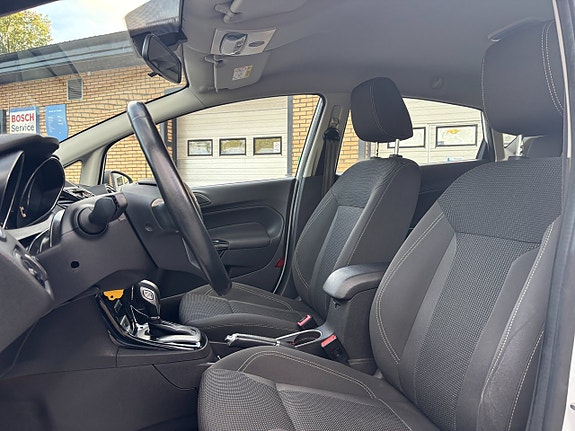 Ford Fiesta 13 of 22