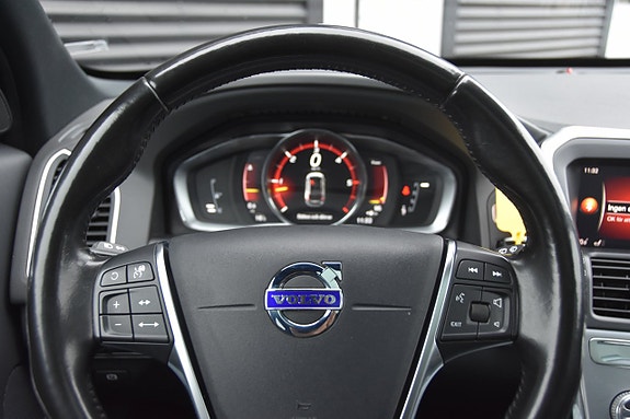 Volvo XC60 16 of 21