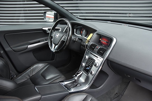 Volvo XC60 10 of 21