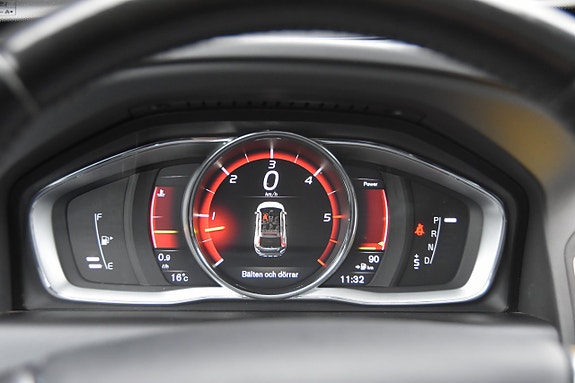 Volvo XC60 17 of 21