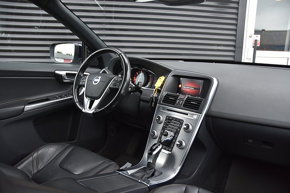 Volvo XC60 13 of 21