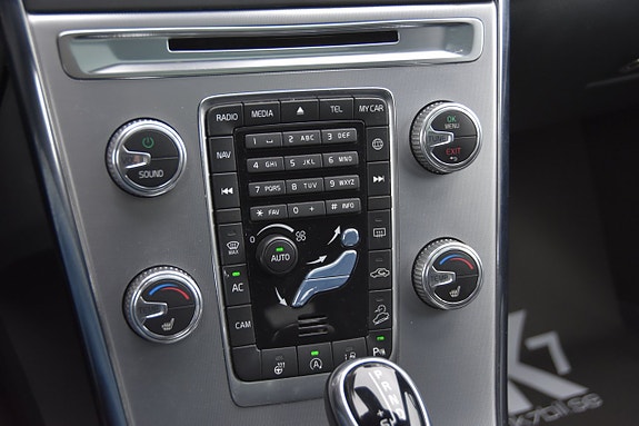 Volvo XC60 19 of 21