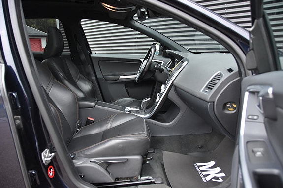 Volvo XC60 11 of 21