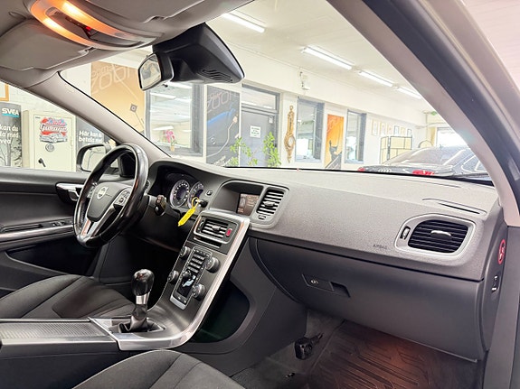 Volvo V60 16 of 30