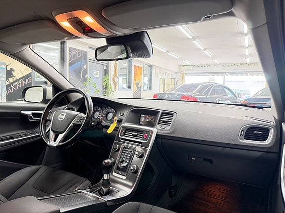 Volvo V60 18 of 30
