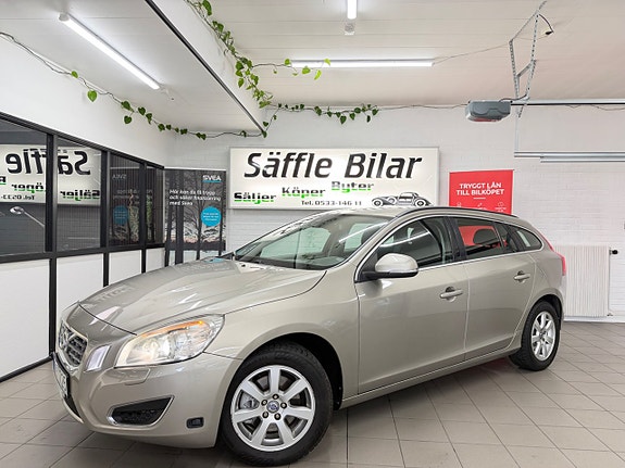 Volvo V60 2 of 30