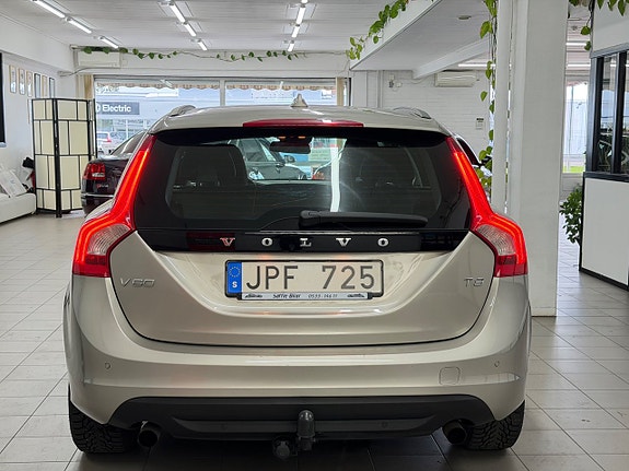 Volvo V60 12 of 30