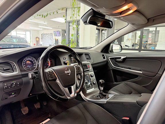 Volvo V60 26 of 30