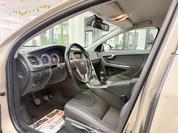 Volvo V60 24 of 30