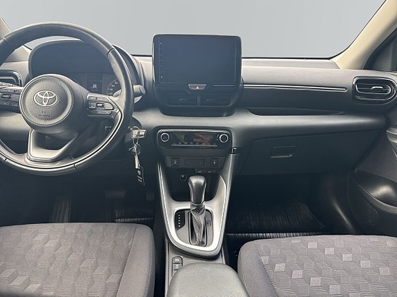 Toyota Yaris 9 of 11