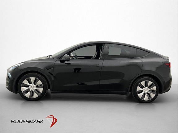 Tesla Model Y 5 of 30