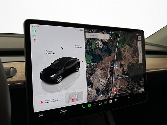 Tesla Model Y 23 of 30