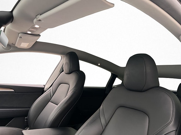 Tesla Model Y 19 of 30