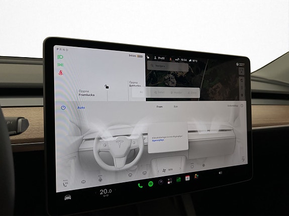 Tesla Model Y 26 of 30