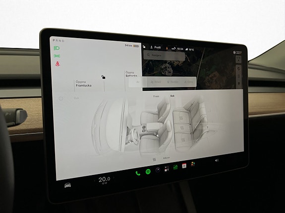 Tesla Model Y 27 of 30