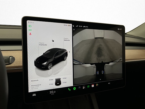 Tesla Model Y 24 of 30