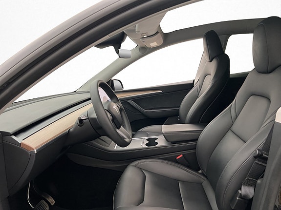 Tesla Model Y 13 of 30
