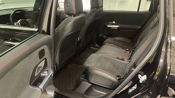 Mercedes-Benz EQB300 8 of 8
