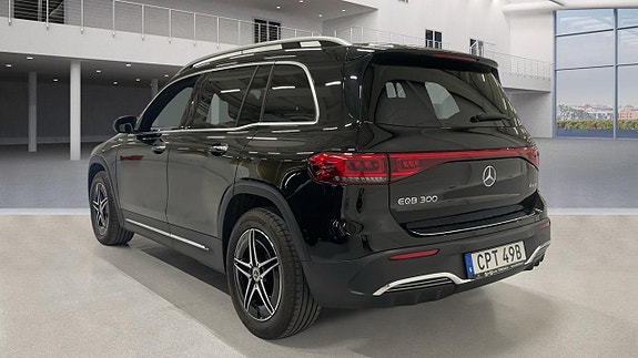 Mercedes-Benz EQB300 3 of 8