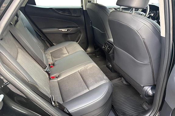 Lexus NX350h 13 of 23
