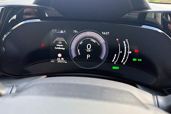 Lexus NX350h 11 of 23