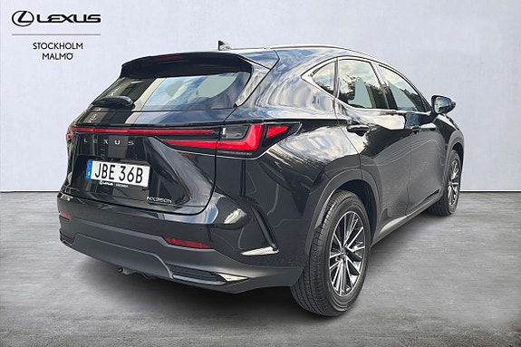 Lexus NX350h 20 of 23