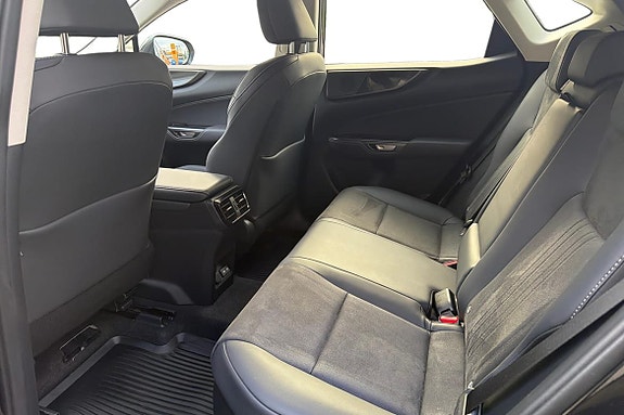Lexus NX350h 14 of 23