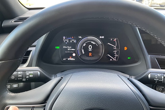 Lexus UX250h 14 of 26