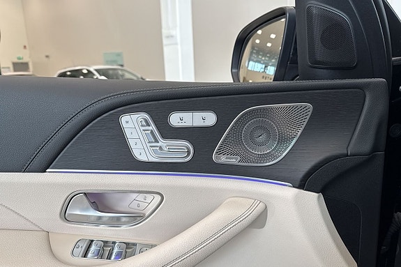 Mercedes-Benz GLE350 de 15 of 30