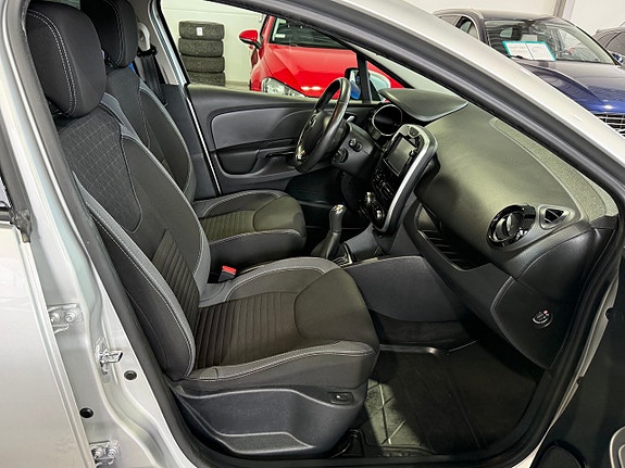 Renault Clio 11 of 26