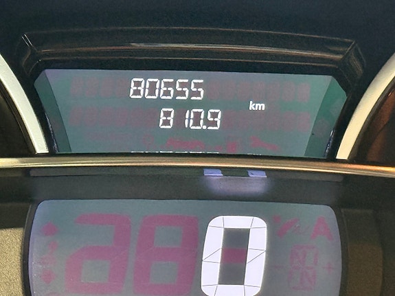 Renault Clio 19 of 26