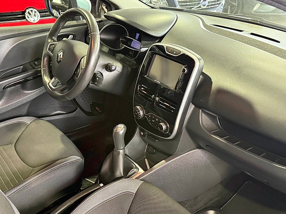 Renault Clio 12 of 26