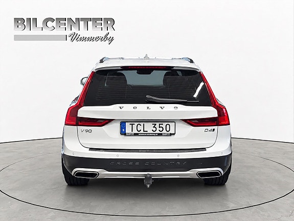 Volvo V90 Cross Country 5 of 16